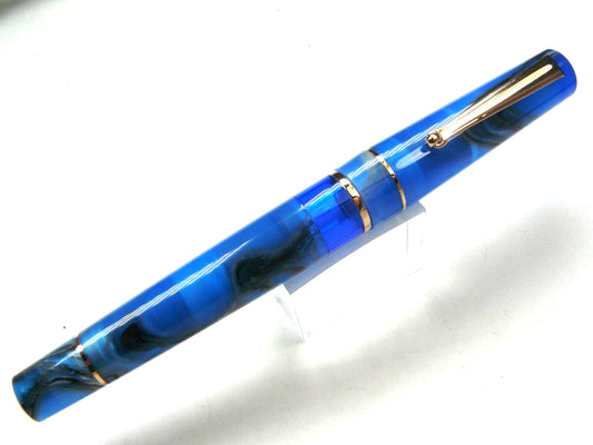 DELTA DUNA PISTON FILL FOUNTAIN PEN IN OASIS BLUE BROAD NIB NEW MODEL