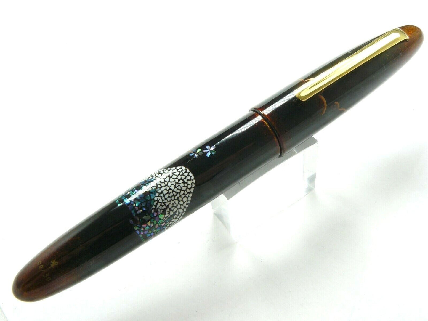 Taccia Miyabi  LE Fujiyama (Mount Fuji) Fountain Pen ARTIST PROOF #30/00 18K Med