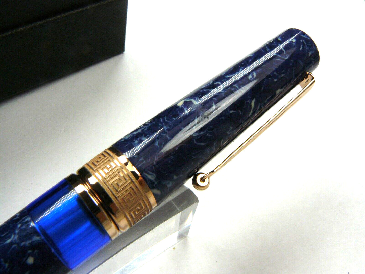 Delta Lapis Blue Celluloid Limited Edition 188 Fountain Pen Gold trim 14k Stub