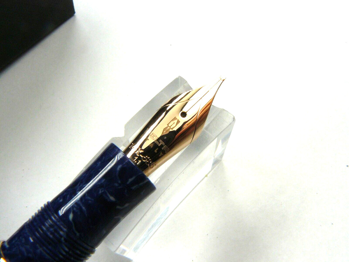 Delta Lapis Blue Celluloid Limited Edition 188 Fountain Pen Gold trim 14k Stub