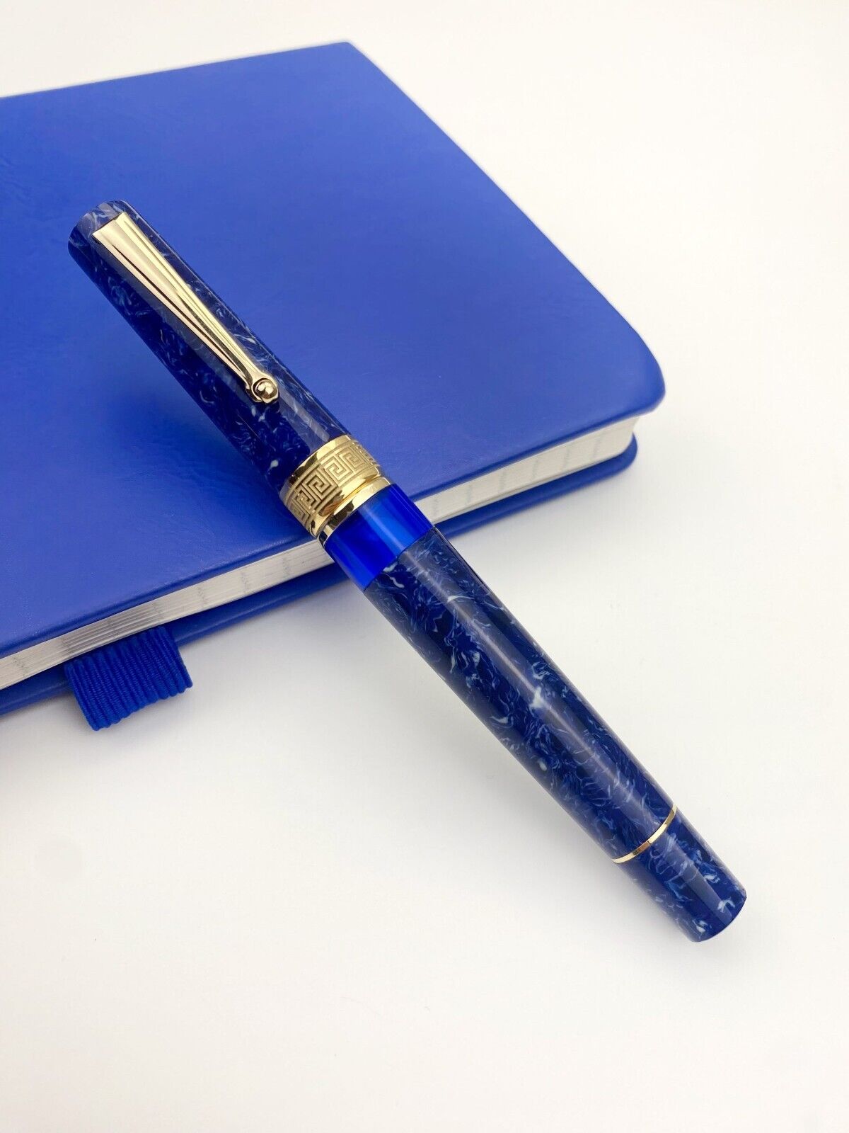 Delta Lapis Blue Celluloid Limited Edition 188 Fountain Pen Gold trim 14k Stub